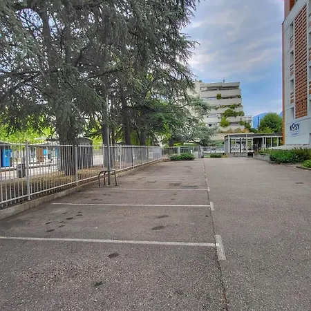 Bali Touch , Parking Prive , Wifi * Grenoble